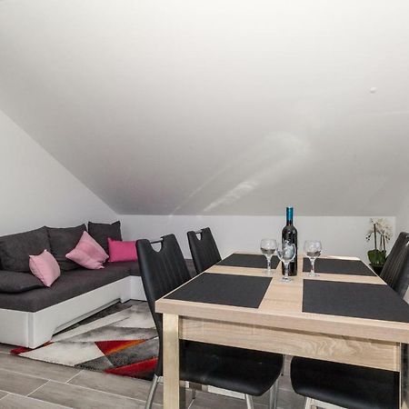 New Apartment Joly Sea View Биоград на Мору Екстериор снимка